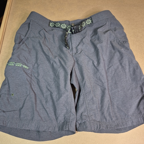Columbia Other - Columbia Gray Shorts with Green Accents